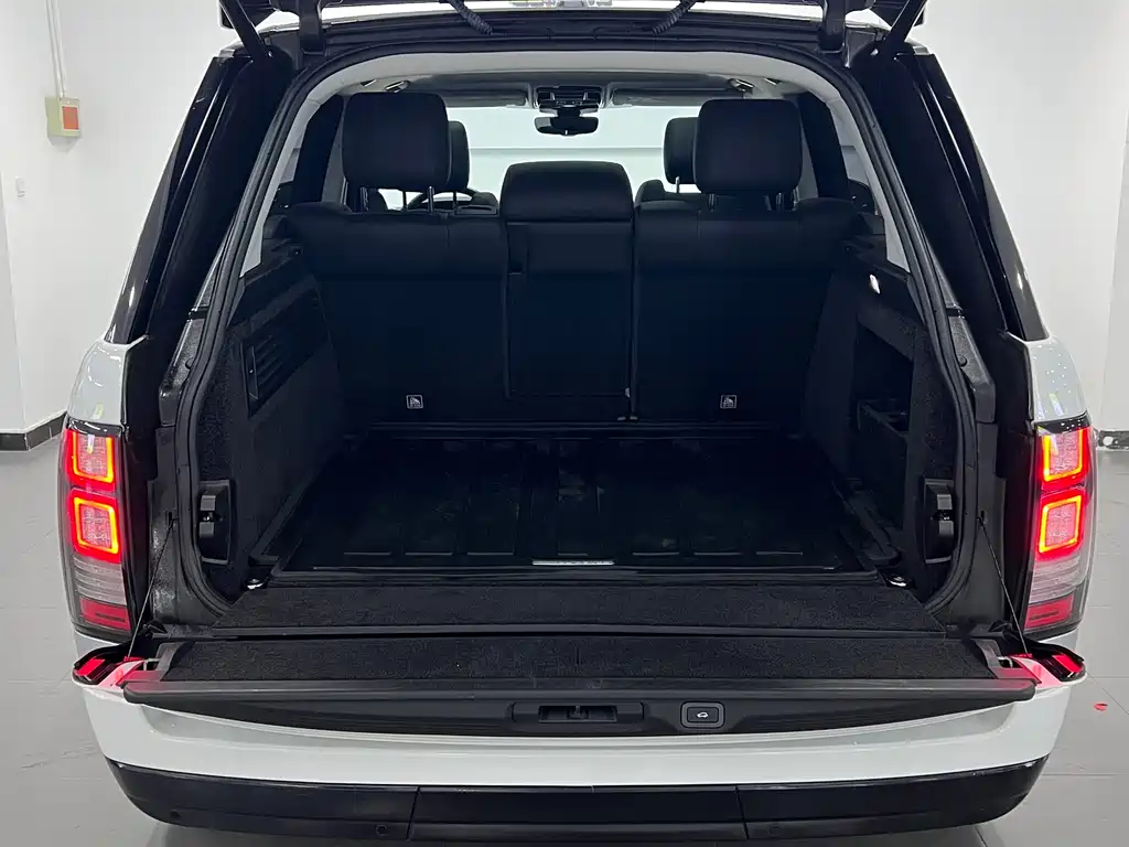 Land Rover Range Rover 2015 3.0 TDV6 Vogue 2018 - thumbnail 13
