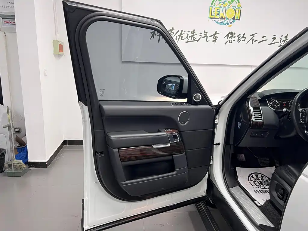 Land Rover Range Rover 2015 3.0 TDV6 Vogue 2018 - thumbnail 17