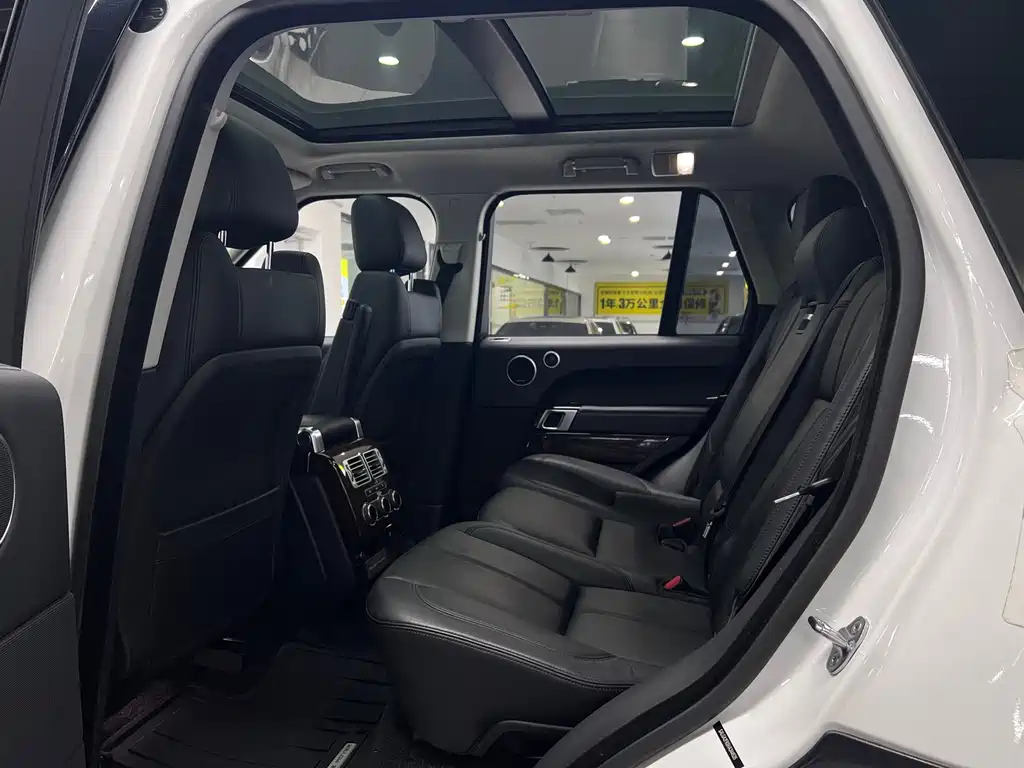 Land Rover Range Rover 2015 3.0 TDV6 Vogue 2018 - thumbnail 25