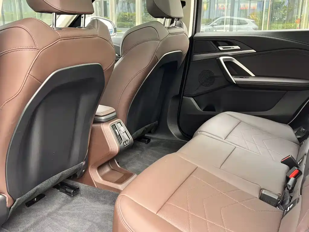 BMW BMW iX1 2023 eDrive25L M Sport Package 2025 - thumbnail 13