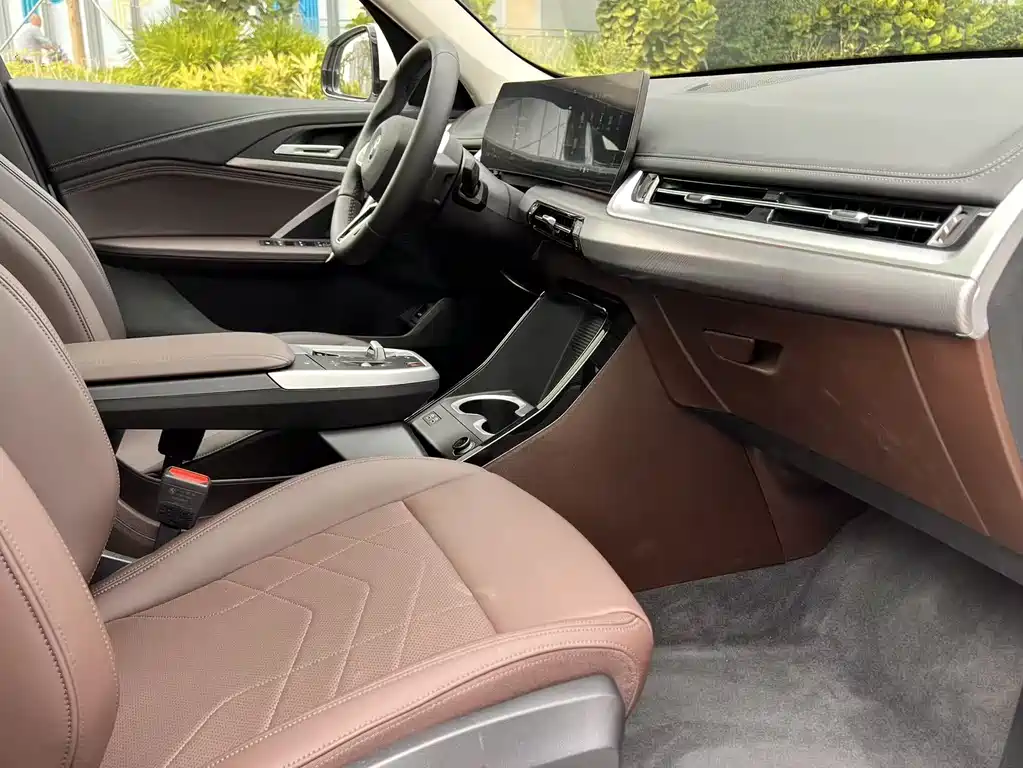 BMW BMW iX1 2023 eDrive25L M Sport Package 2025 - thumbnail 14