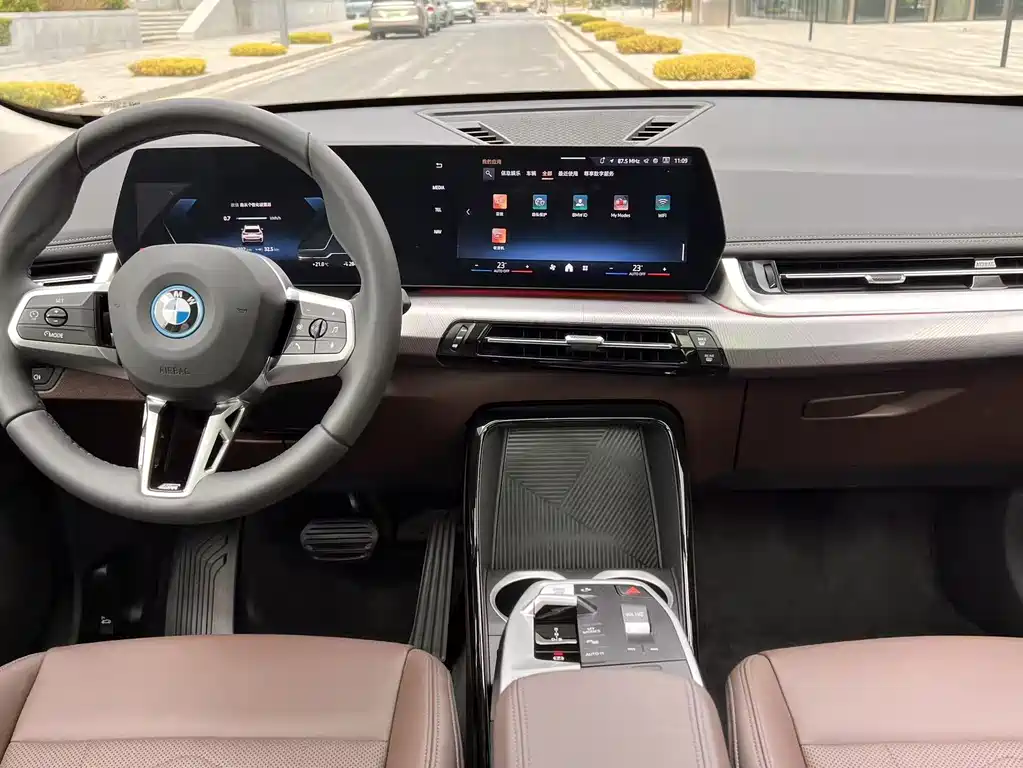 BMW BMW iX1 2023 eDrive25L M Sport Package 2025 - thumbnail 18