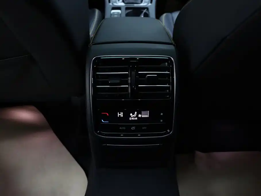 Volkswagen FAW-Volkswagen CC 2023 380TSI Dazzling Edition 2023 - thumbnail 20