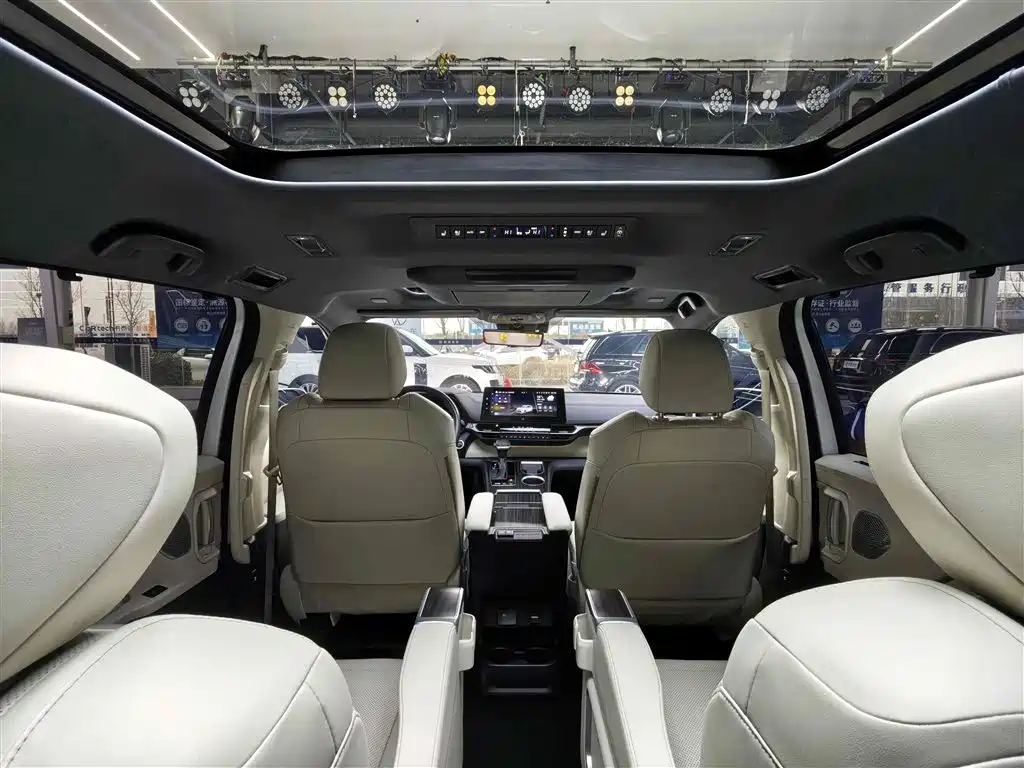 Toyota Toyota Sienna 2024 2.5L Hybrid Platinum Edition 2024 - thumbnail 15