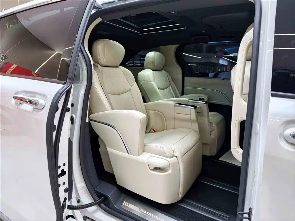 Toyota Toyota Sienna 2024 2.5L Hybrid Platinum Edition 2024 - thumbnail 19