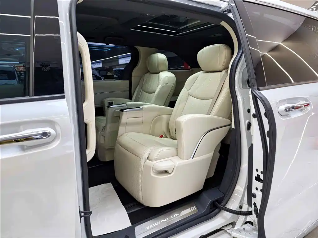 Toyota Toyota Sienna 2024 2.5L Hybrid Platinum Edition 2024 - thumbnail 20