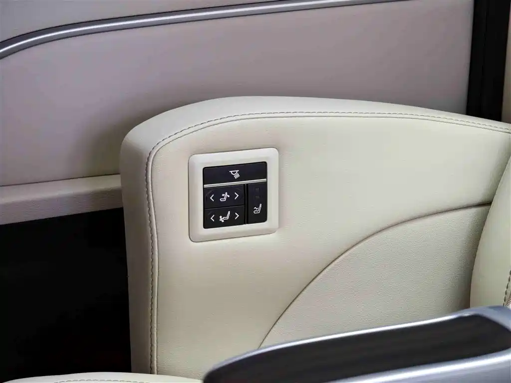 Toyota Toyota Sienna 2024 2.5L Hybrid Platinum Edition 2024 - thumbnail 23