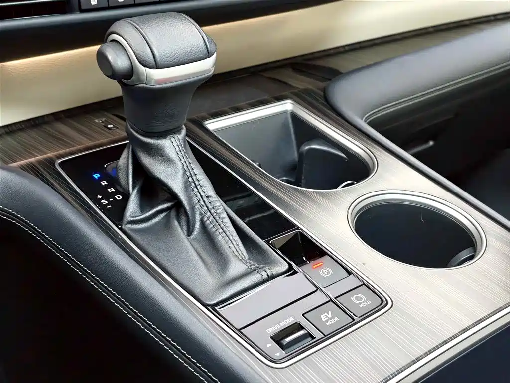 Toyota Toyota Sienna 2024 2.5L Hybrid Platinum Edition 2024 - thumbnail 27