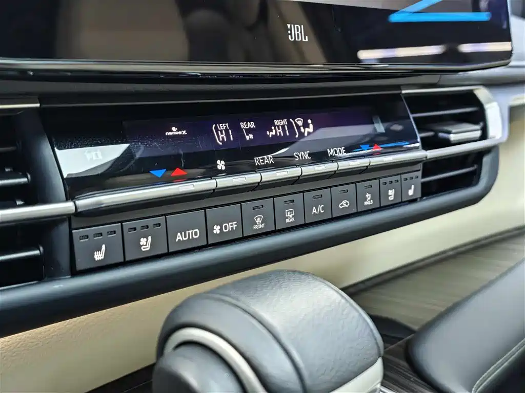Toyota Toyota Sienna 2024 2.5L Hybrid Platinum Edition 2024 - thumbnail 28