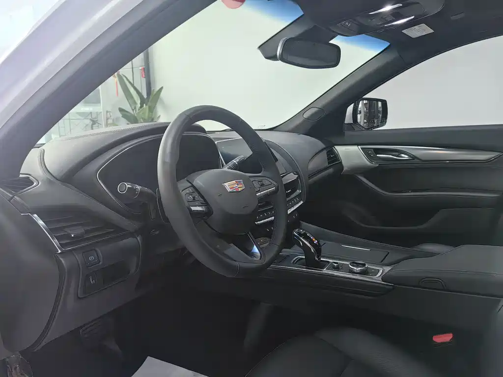 Cadillac Cadillac CT5 2023 28T Luxury (Standard) 2024 - thumbnail 5