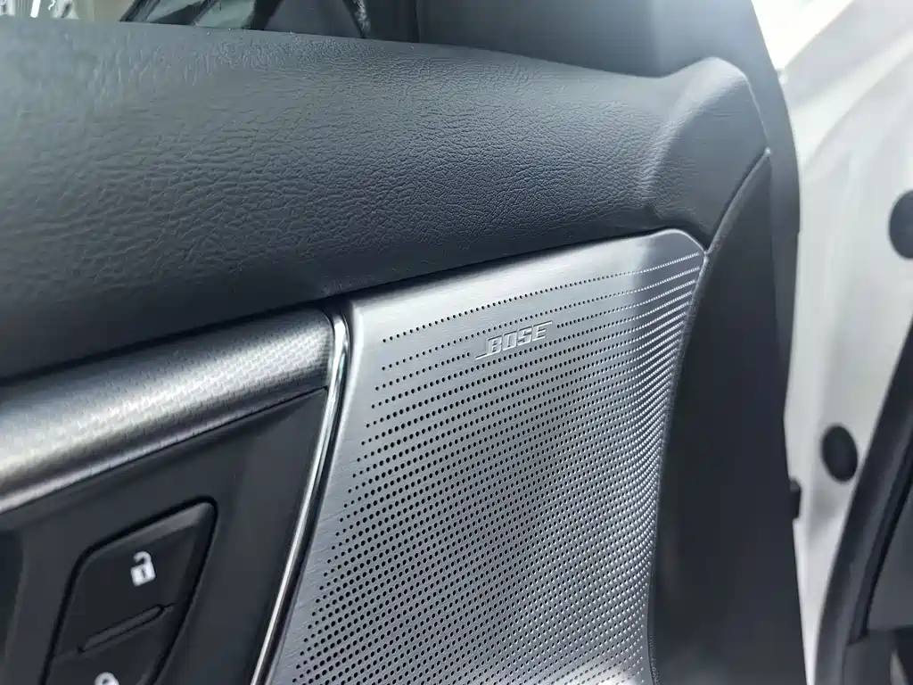 Cadillac Cadillac CT5 2023 28T Luxury (Standard) 2024 - thumbnail 6