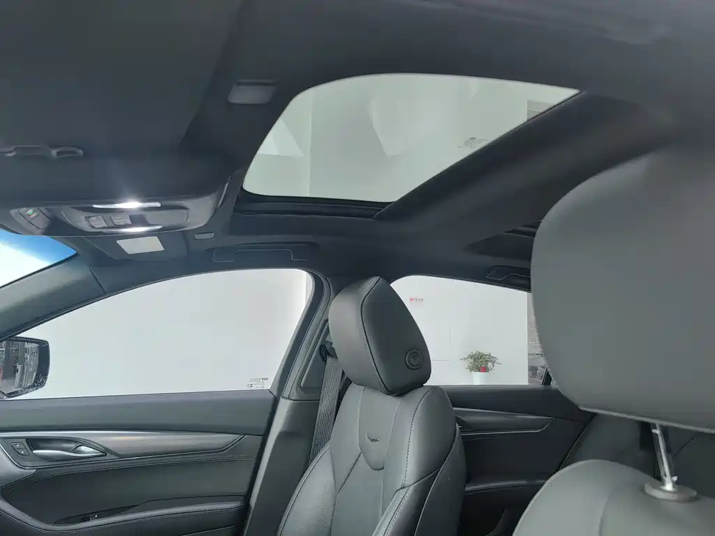 Cadillac Cadillac CT5 2023 28T Luxury (Standard) 2024 - thumbnail 10