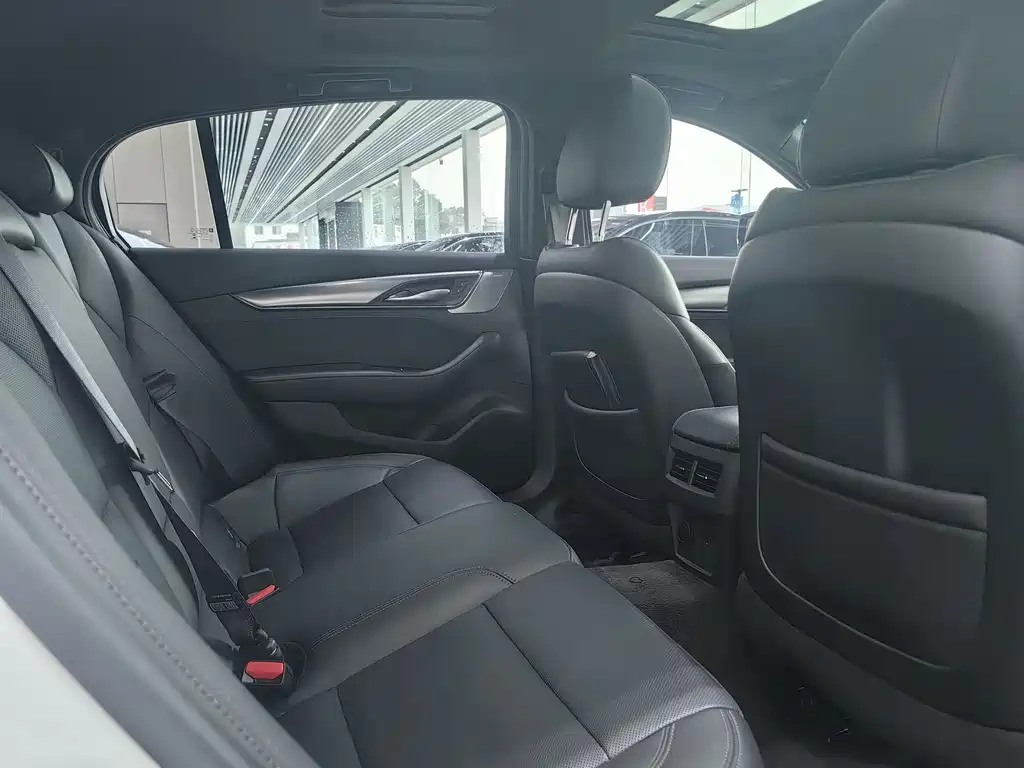 Cadillac Cadillac CT5 2023 28T Luxury (Standard) 2024 - thumbnail 19