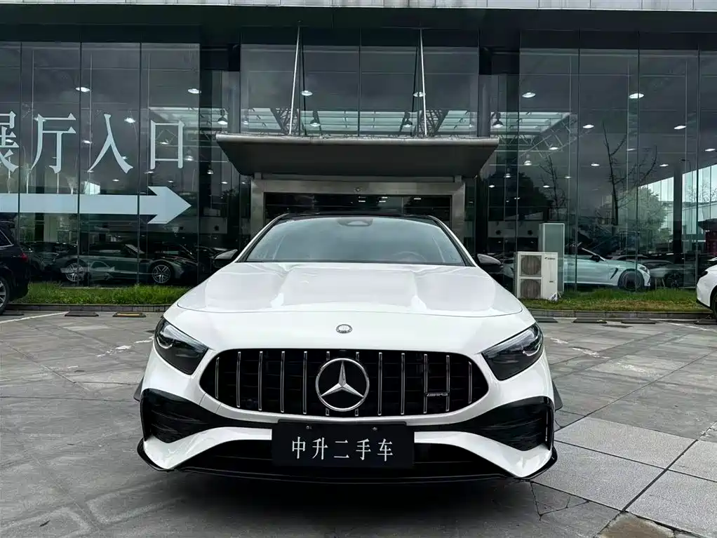 Mercedes-Benz Mercedes-Benz A-Class AMG 2024 Model Year Facelift AMG A 35 L 4MATIC 2025 - thumbnail 2