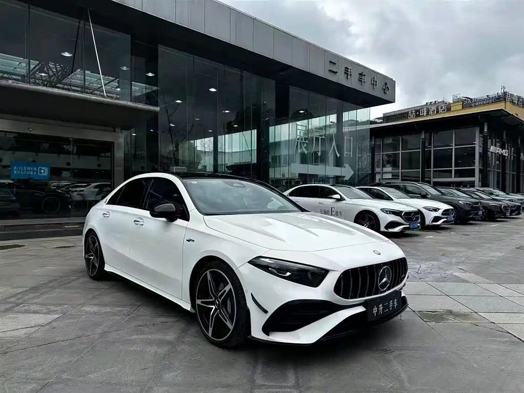 Mercedes-Benz Mercedes-Benz A-Class AMG 2024 Model Year Facelift AMG A 35 L 4MATIC 2025 - thumbnail 3