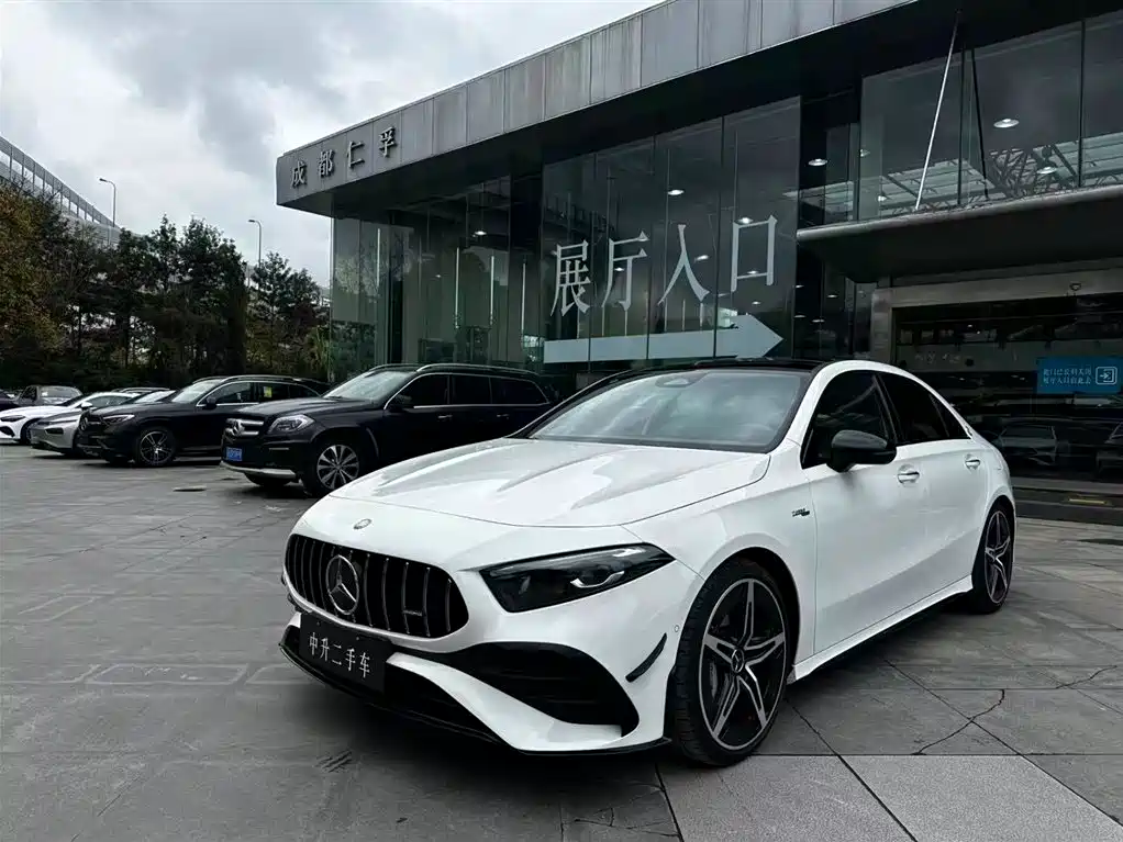 Mercedes-Benz Mercedes-Benz A-Class AMG 2024 Model Year Facelift AMG A 35 L 4MATIC 2025 - thumbnail 4