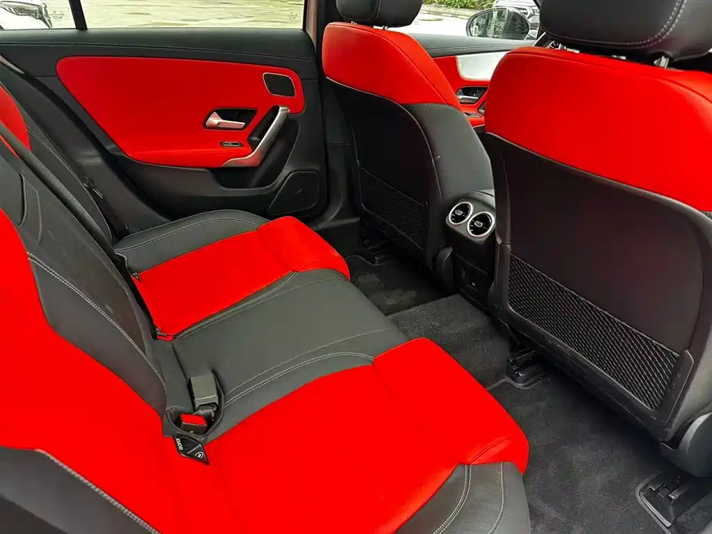 Mercedes-Benz Mercedes-Benz A-Class AMG 2024 Model Year Facelift AMG A 35 L 4MATIC 2025 - thumbnail 16