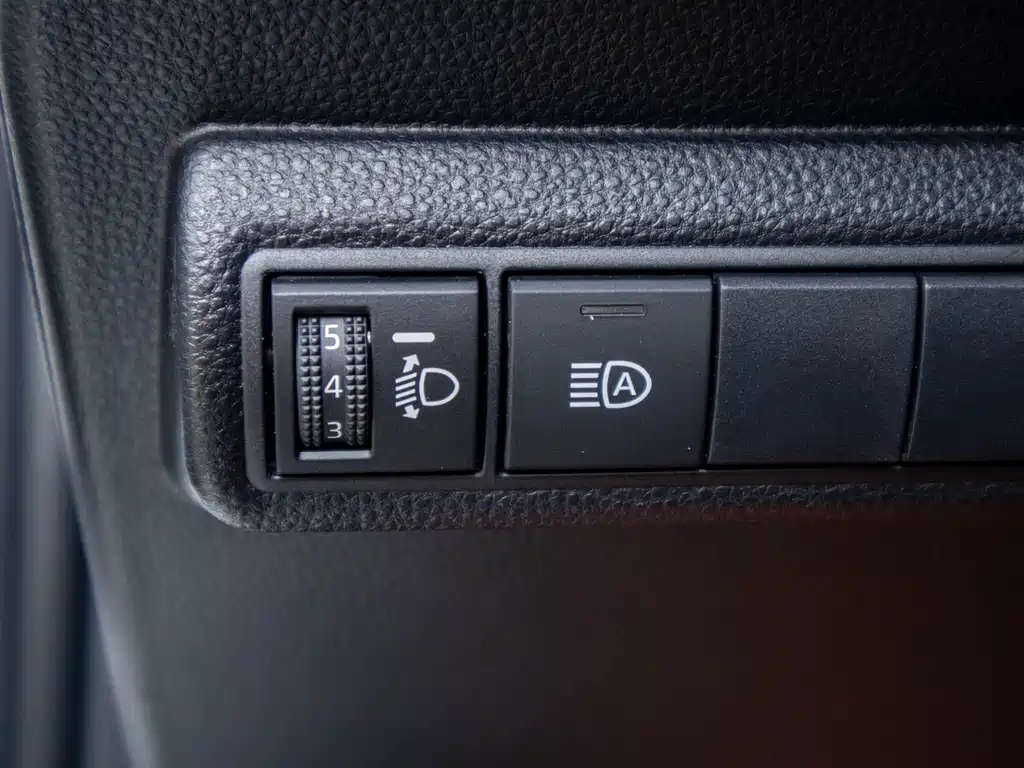 Toyota Toyota Corolla 2021 185T CVT Luxury Edition 2021 - thumbnail 14