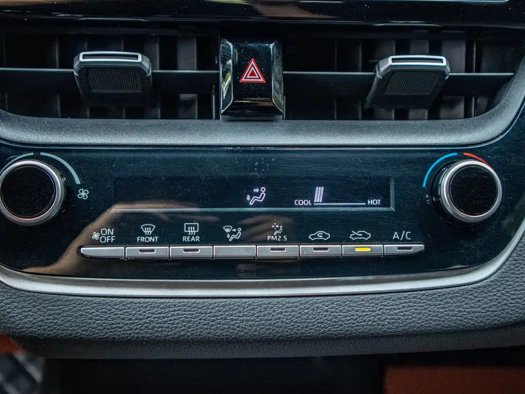 Toyota Toyota Corolla 2021 185T CVT Luxury Edition 2021 - thumbnail 16