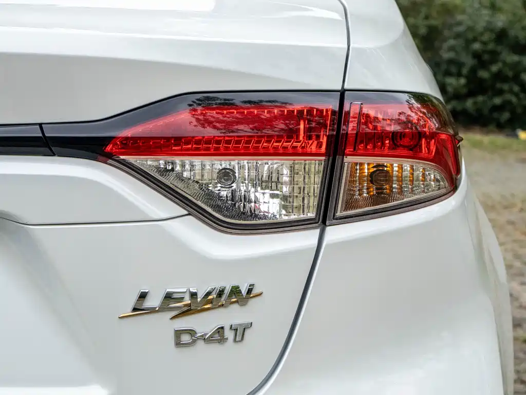 Toyota Toyota Corolla 2021 185T CVT Luxury Edition 2021 - thumbnail 22