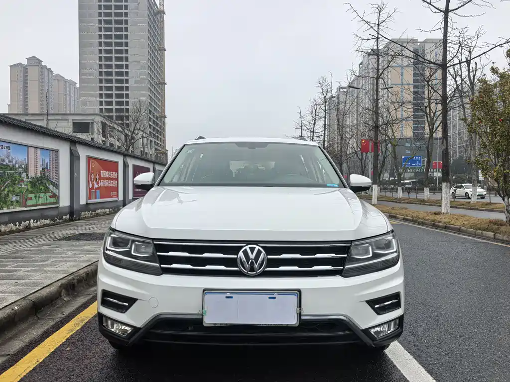 Volkswagen Volkswagen Tiguan L 2017 330TSI Automatic 2WD Luxury Edition 2017 - thumbnail 2