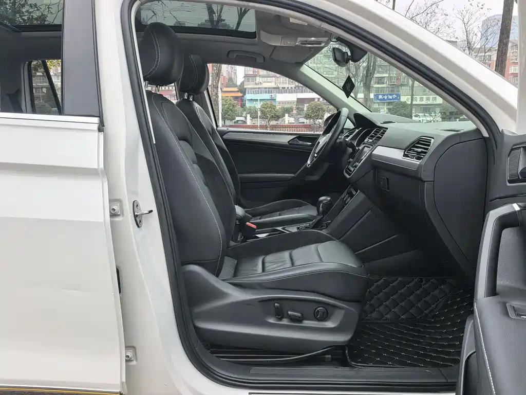 Volkswagen Volkswagen Tiguan L 2017 330TSI Automatic 2WD Luxury Edition 2017 - thumbnail 6