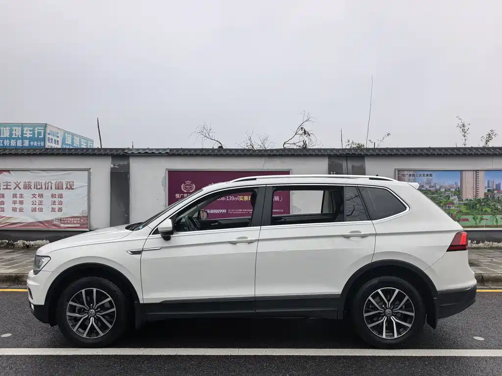 Volkswagen Volkswagen Tiguan L 2017 330TSI Automatic 2WD Luxury Edition 2017 - thumbnail 14