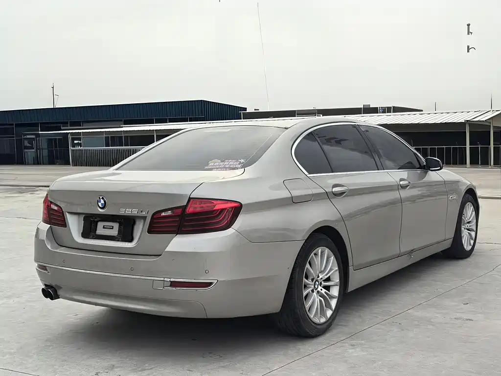 BMW BMW 5 Series 2014 525Li Luxury Design Package 2015 - thumbnail 6