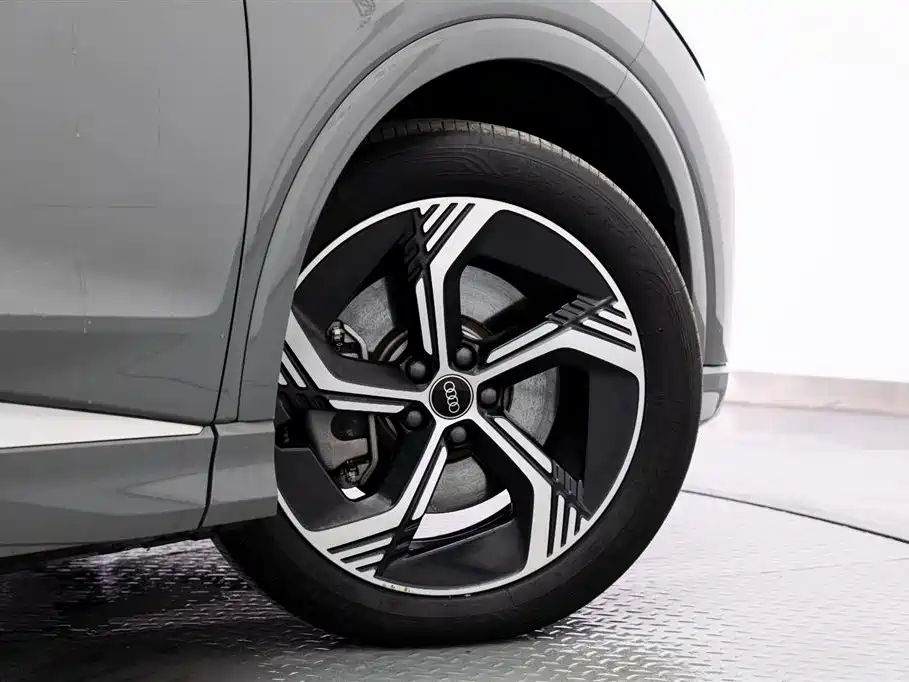 Audi Audi Q4 e-tron 2024 40 e-tron Vision Edition 2024 - thumbnail 17