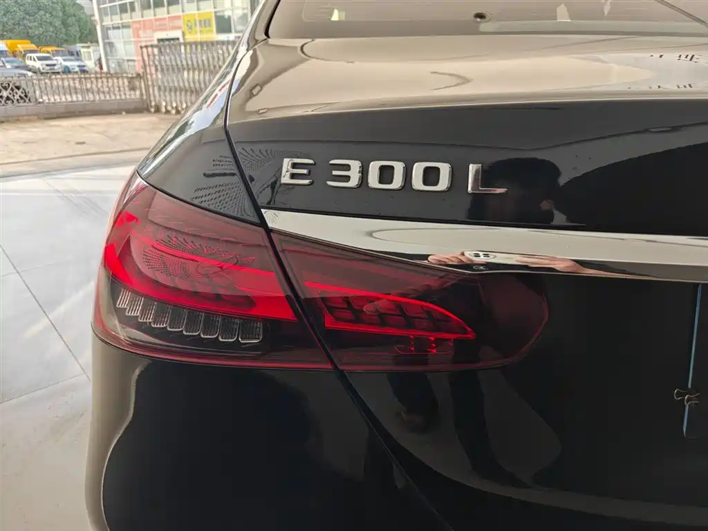 Mercedes-Benz Mercedes-Benz E-Class 2023 Model Year Facelift E 300 L Fashion Edition 2023 - thumbnail 6