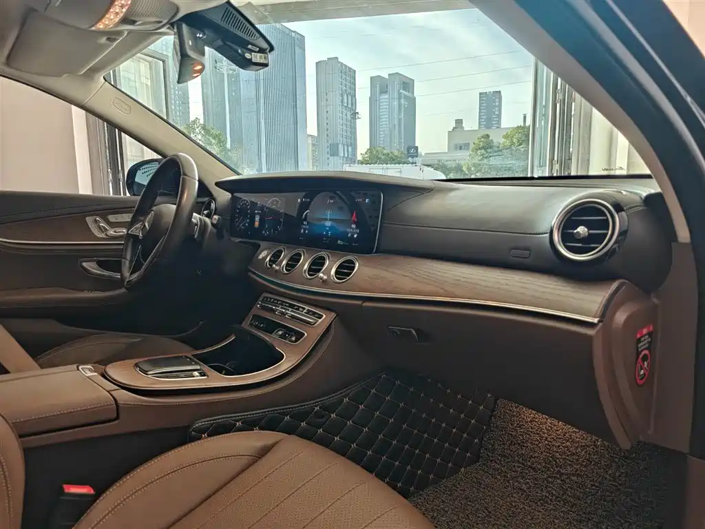 Mercedes-Benz Mercedes-Benz E-Class 2023 Model Year Facelift E 300 L Fashion Edition 2023 - thumbnail 13