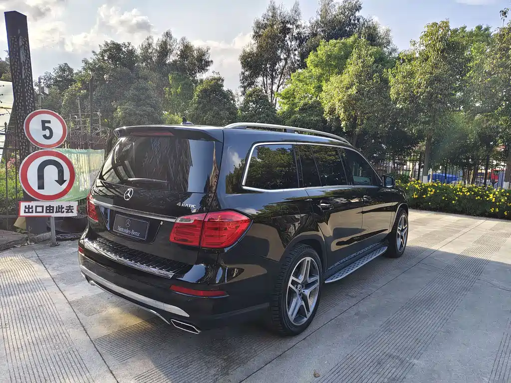 Mercedes-Benz Mercedes-Benz GL-Class 2014 GL 400 4MATIC Luxury Edition 2014 - thumbnail 4