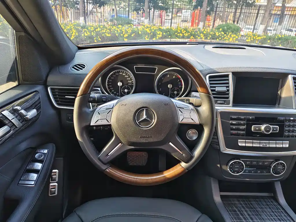 Mercedes-Benz Mercedes-Benz GL-Class 2014 GL 400 4MATIC Luxury Edition 2014 - thumbnail 8