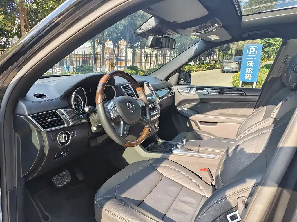 Mercedes-Benz Mercedes-Benz GL-Class 2014 GL 400 4MATIC Luxury Edition 2014 - thumbnail 16