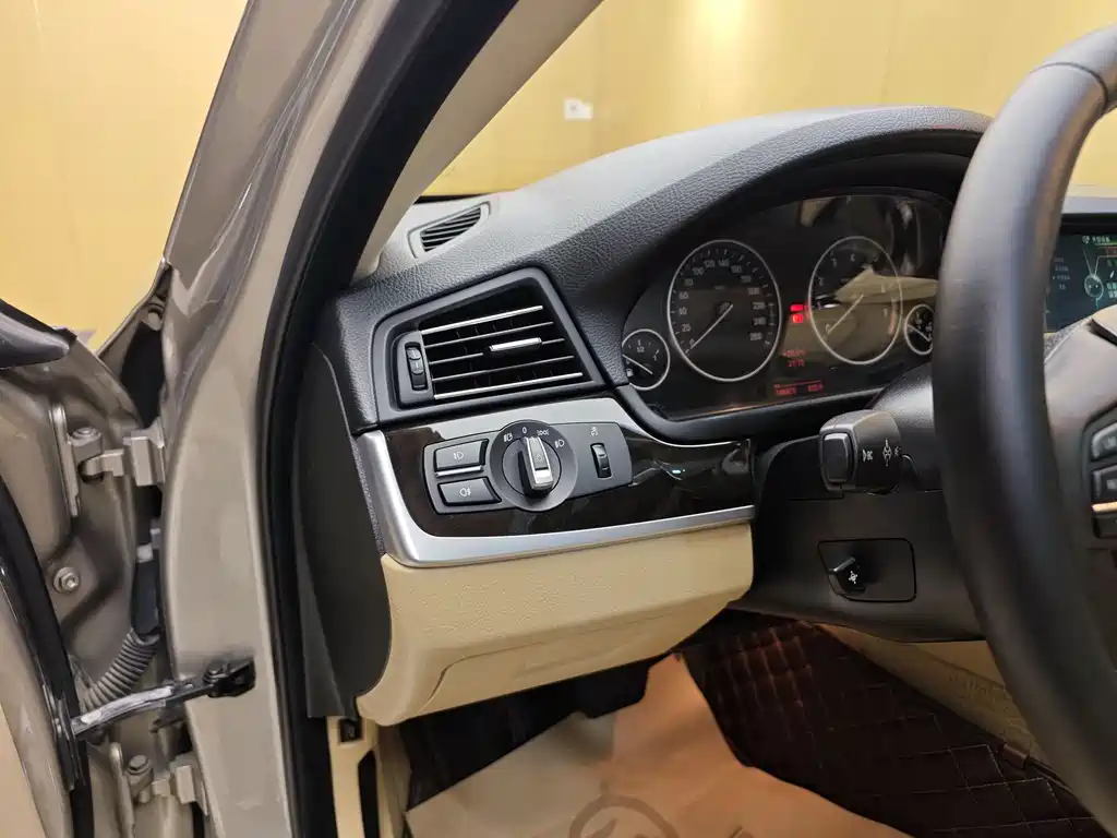 BMW BMW 5 Series Import 2013 535i M Sport Package 2013 - thumbnail 13