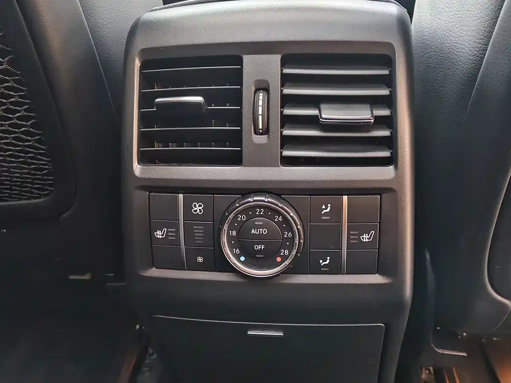 Mercedes-Benz Mercedes-Benz GL-Class 2014 GL 400 4MATIC Luxury Edition 2014 - thumbnail 23