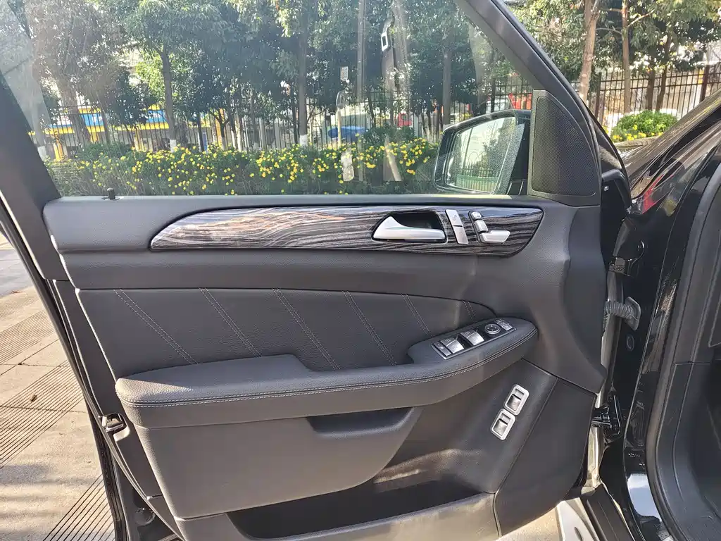 Mercedes-Benz Mercedes-Benz GL-Class 2014 GL 400 4MATIC Luxury Edition 2014 - thumbnail 24