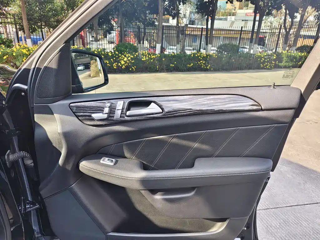 Mercedes-Benz Mercedes-Benz GL-Class 2014 GL 400 4MATIC Luxury Edition 2014 - thumbnail 25