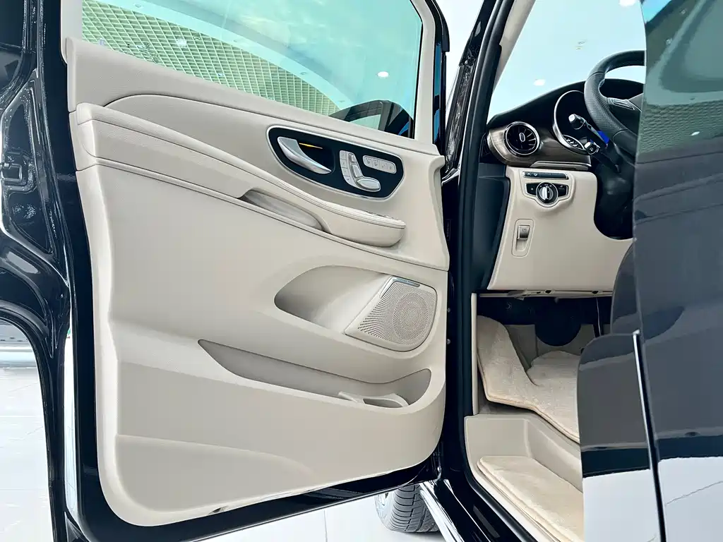 Mercedes-Benz Mercedes-Benz V-Class 2022 V 260 L Long Wheelbase Luxury Edition 2023 - thumbnail 22