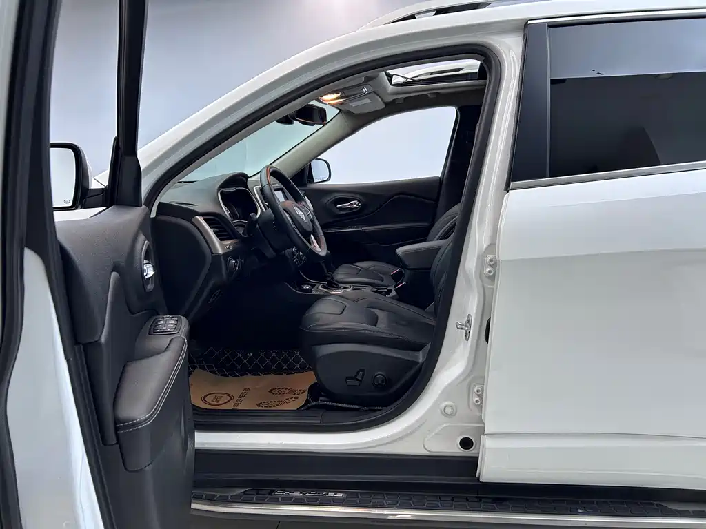 Jeep Jeep Cherokee 2017 2.4L Limited Edition 2018 - thumbnail 8