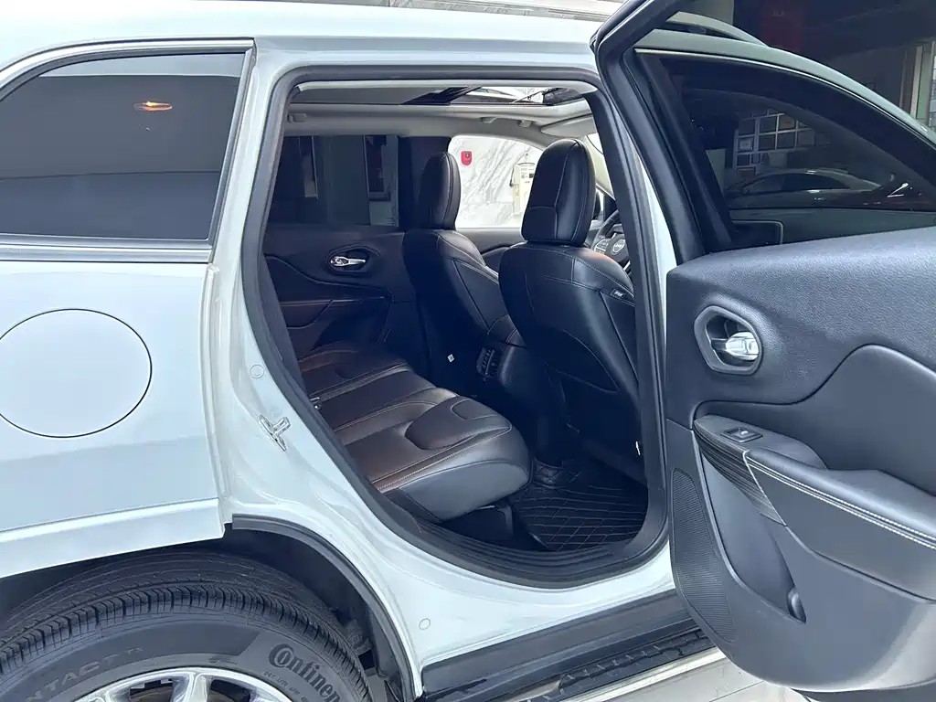 Jeep Jeep Cherokee 2017 2.4L Limited Edition 2018 - thumbnail 11
