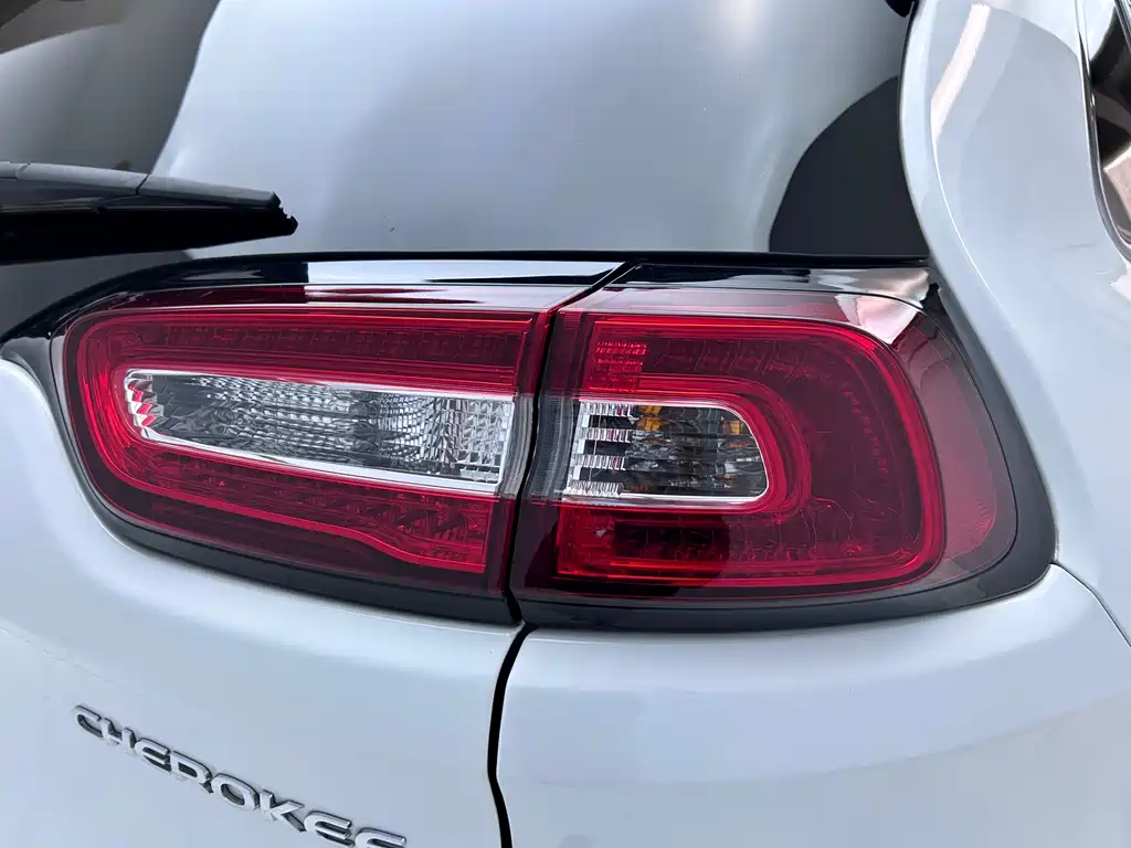 Jeep Jeep Cherokee 2017 2.4L Limited Edition 2018 - thumbnail 23