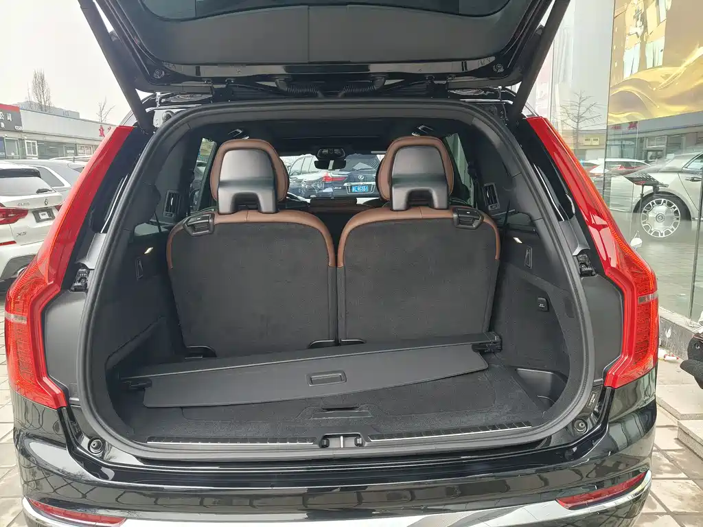 Volvo Volvo XC90 2024 B6 Momentum Luxury 7-seater 2024 - thumbnail 22