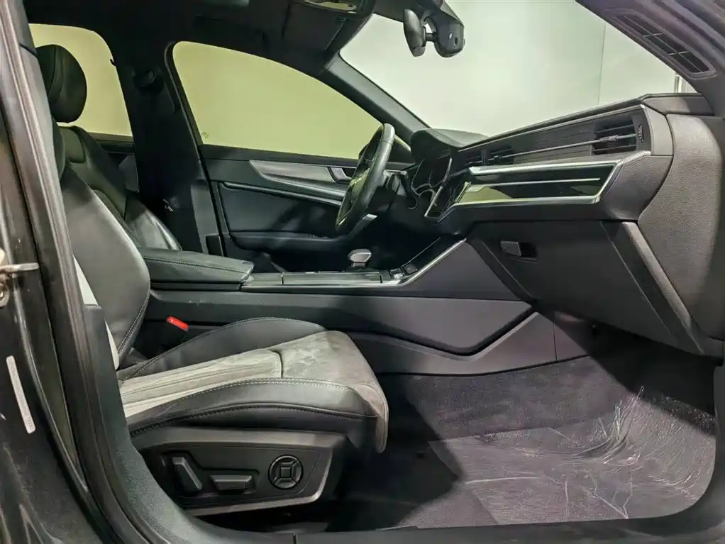 Audi Audi A6L 2020 40 TFSI Luxury Dynamic Edition 2020 - thumbnail 7