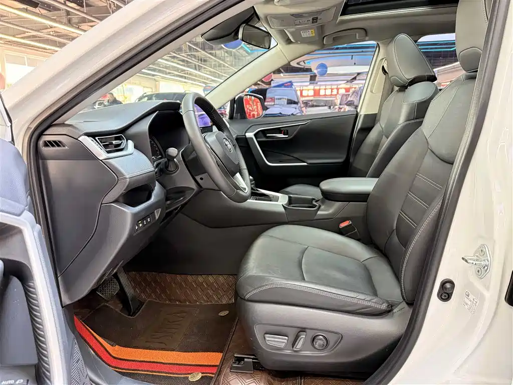 Toyota RAV4 2023 2.0L CVT 2WD Fashion Plus Edition 2024 - thumbnail 9