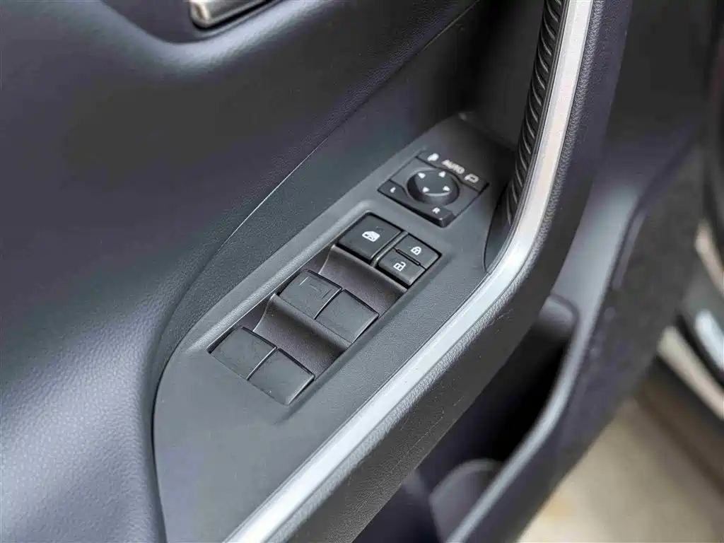 Toyota RAV4 2023 2.0L CVT 2WD Fashion Plus Edition 2024 - thumbnail 18