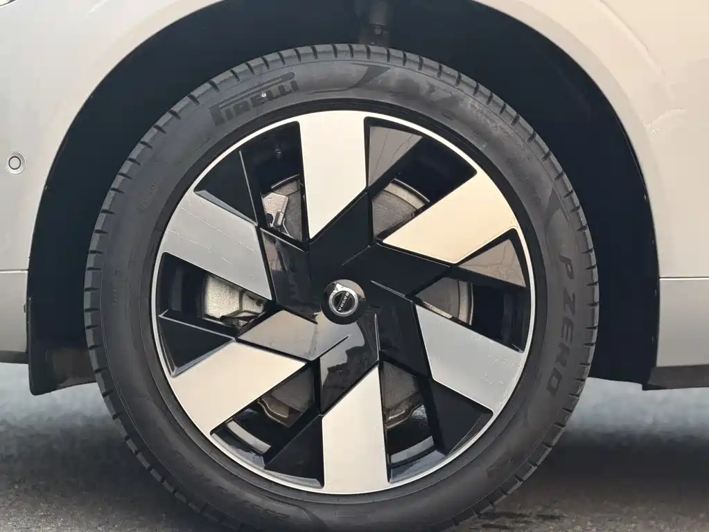 Volvo Volvo XC60 Plug-in Hybrid 2024 T8 AWD Long Range Luxury Edition 2024 - thumbnail 4