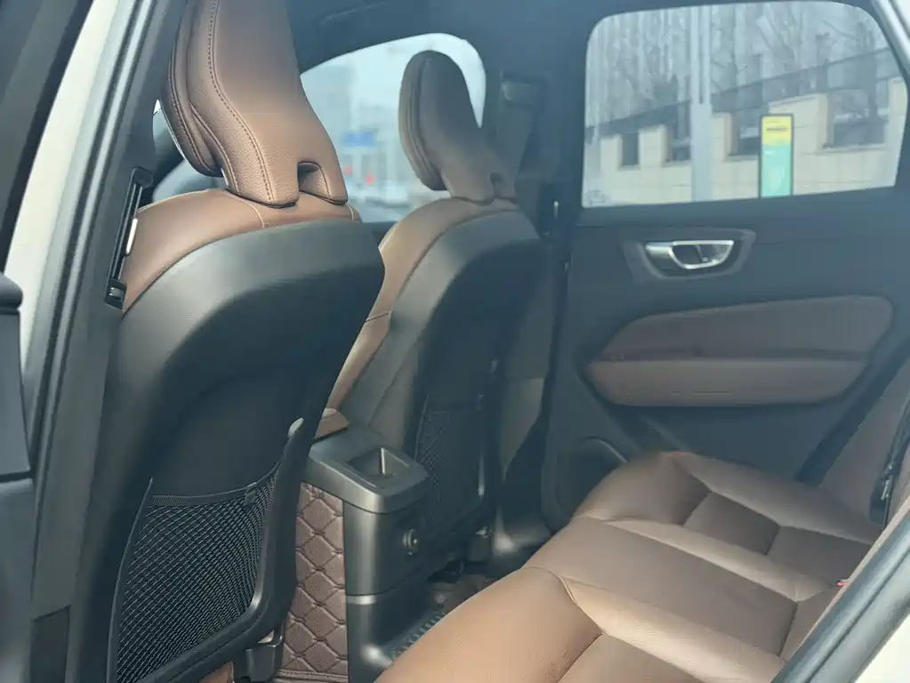 Volvo Volvo XC60 Plug-in Hybrid 2024 T8 AWD Long Range Luxury Edition 2024 - thumbnail 9