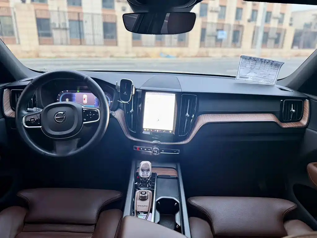 Volvo Volvo XC60 Plug-in Hybrid 2024 T8 AWD Long Range Luxury Edition 2024 - thumbnail 10