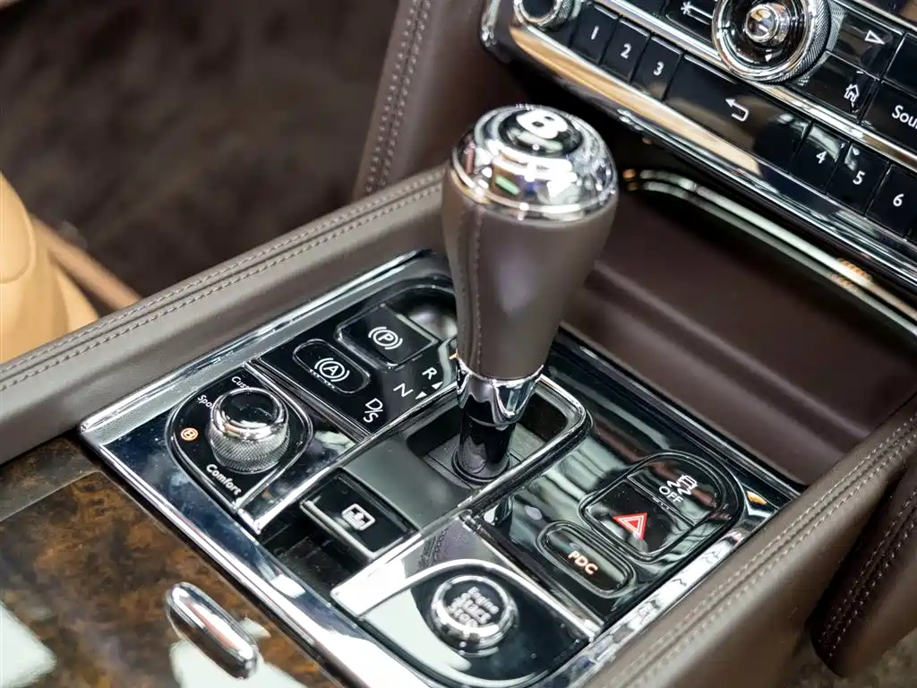 Bentley Mulsanne 2017 6.8T Long Wheelbase Edition 2019 - thumbnail 20